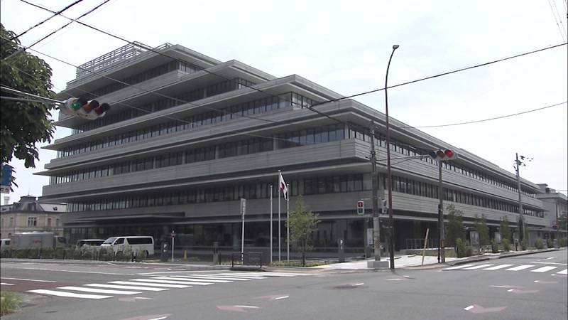 車で女性を引きずる　60代の男を殺人容疑で逮捕　京都府警