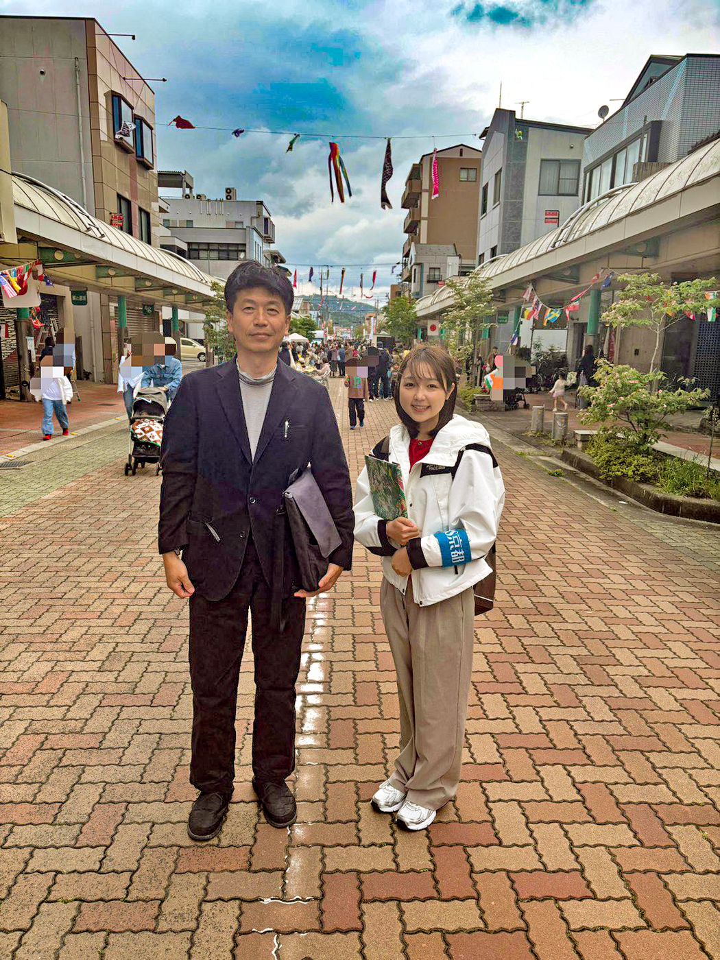 Relish グンゼ株式会社 & Grocery Store