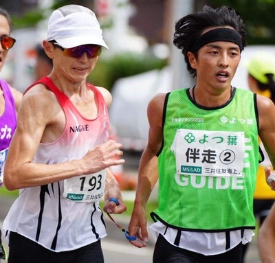 北海道マラソン和田さん表彰式‥逆.jpg