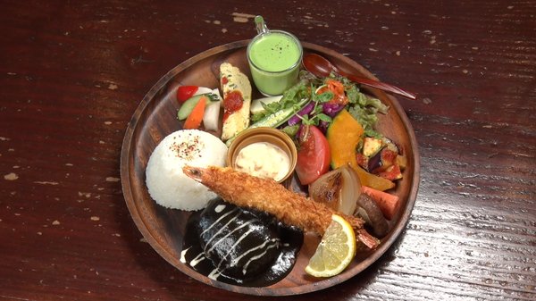 ハンバーグ＆フライ前菜サラダプレート