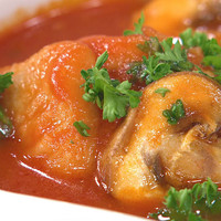 熱いスープが決め手 鶏肉とトマトのスパイシーソース：画像