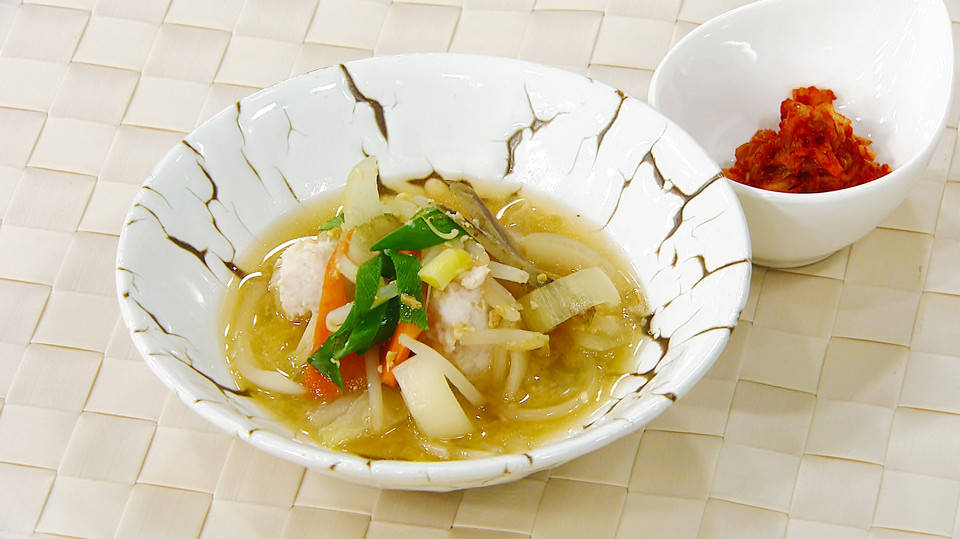 体が温まる！塩麴鶏団子と野菜の味噌煮