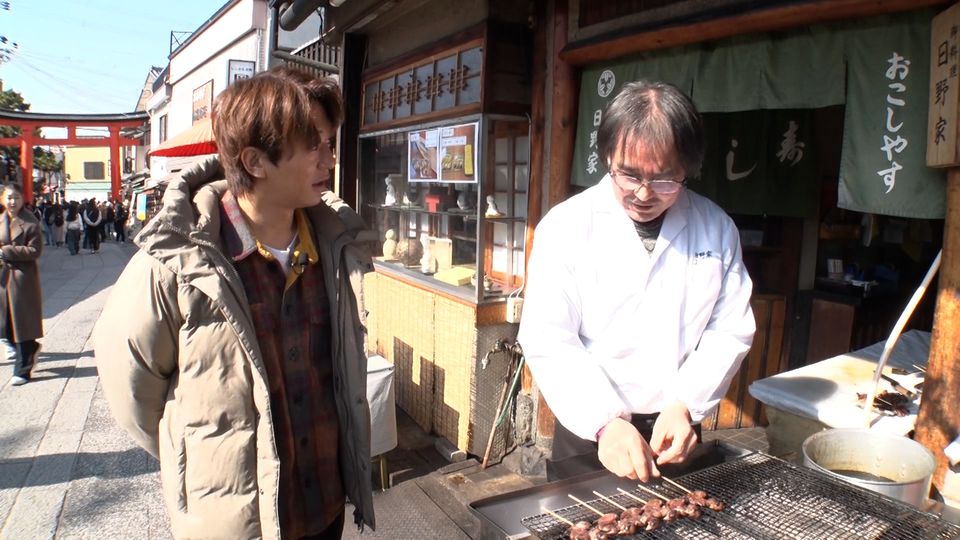 伏見稲荷参道商店街へ