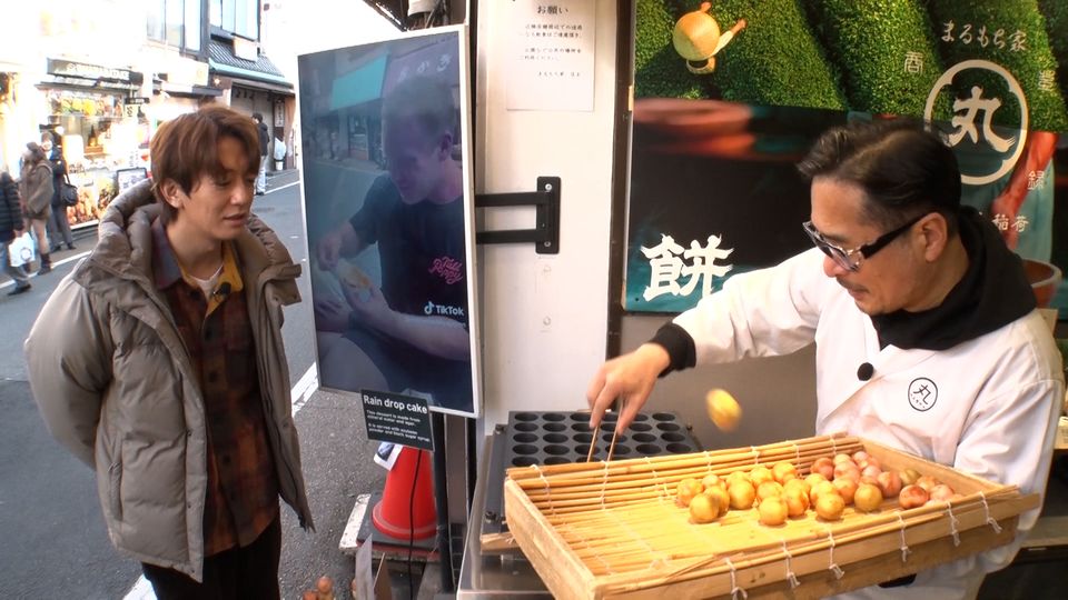 伏見稲荷参道商店街へ