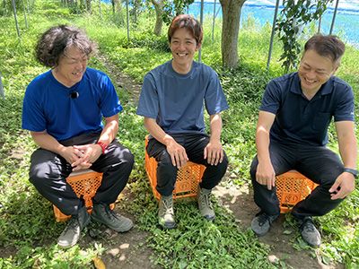 圃場での３人