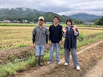 圃場にて太田さん・稲富さん＋吉田さん
