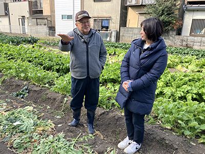 圃場で永田さん＋稲富さん